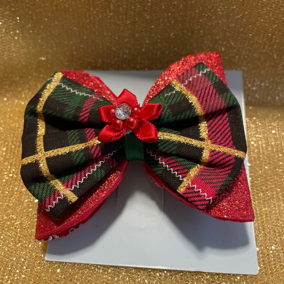 Medium sized or small sized hair clip bows for comfy and durable 😍 - Picture 2 of 3